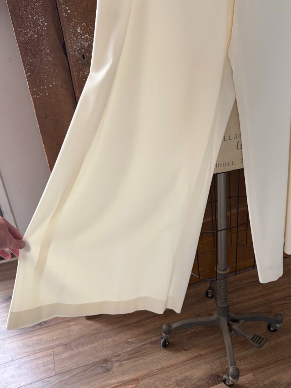 The Row Dela Cream Wool Elephant leg Trousers - Picture 6 of 9